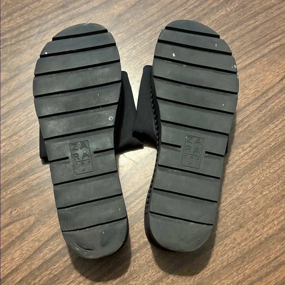 Zara Trafaluc Size 41 EU 10 US Black Platform Wedge Sandals